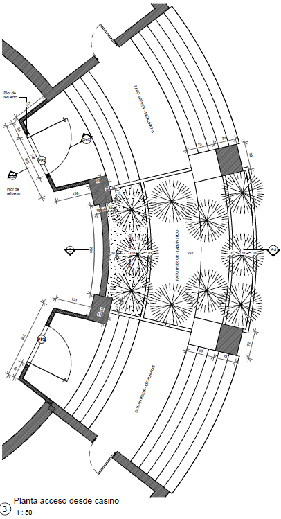 Escalinata central y marquesina según el permiso de edificación